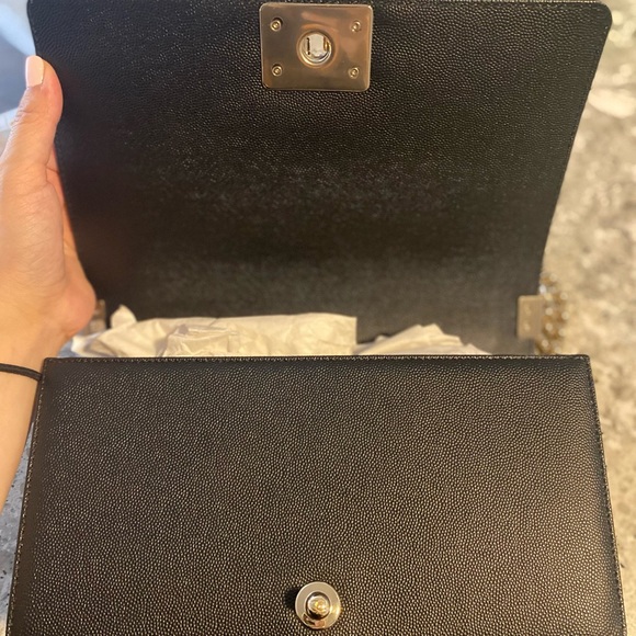 Chanel boy chevron caviar with gold hardware - Picture 6 of 6